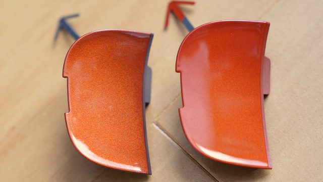 フレイムオレンジパールメタリックの約1年後の塗装状態を比較