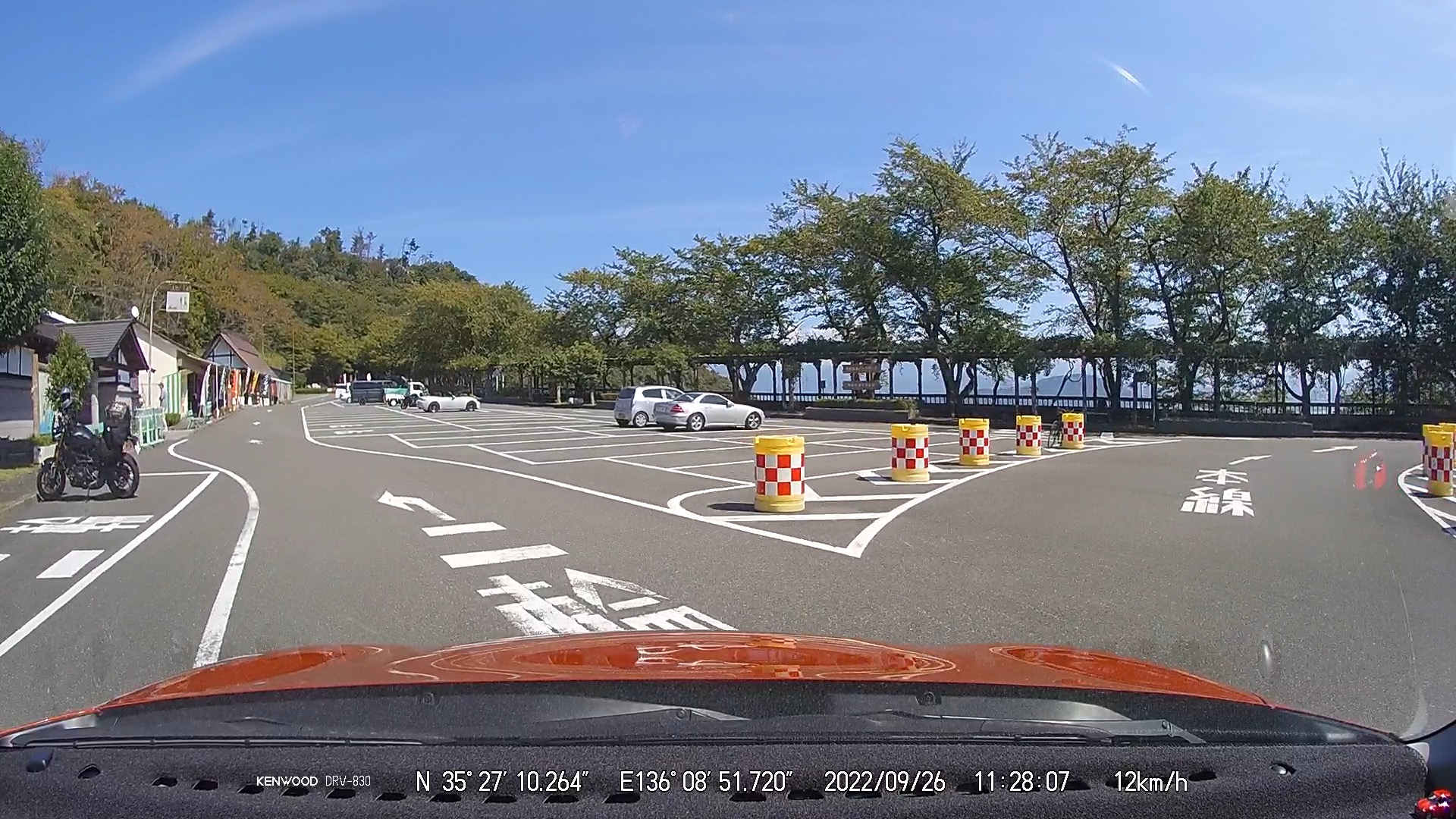 奥琵琶湖パークウェイ駐車場（平日の11：30ごろ）